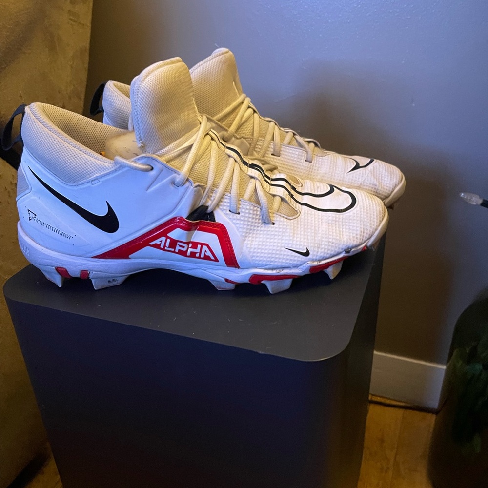 Nike alpha menace 3 football cleats